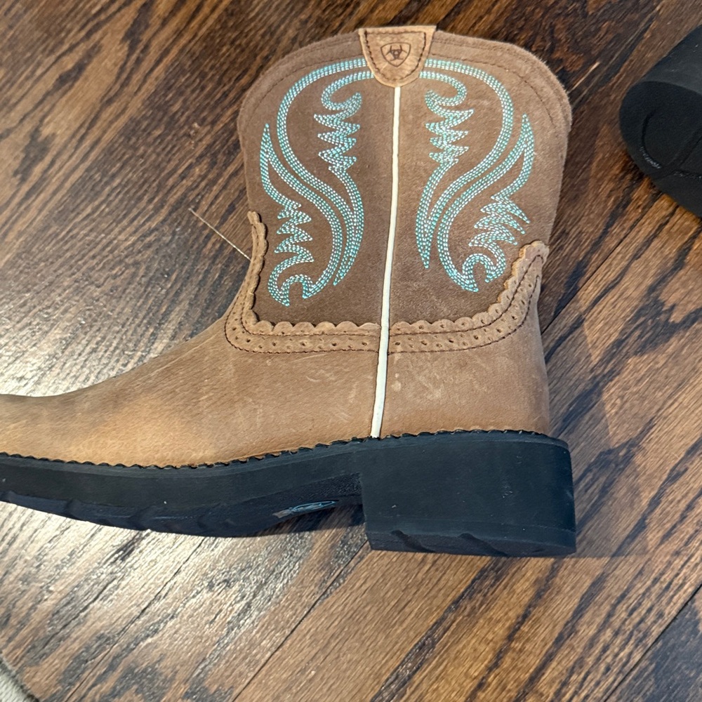 Ariat FatBaby Boots with Turquoise Accents - Picture 6 of 7